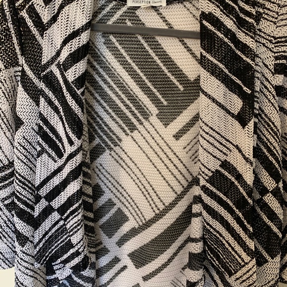 Perseption Concept Cardigan - Picture 2 of 8